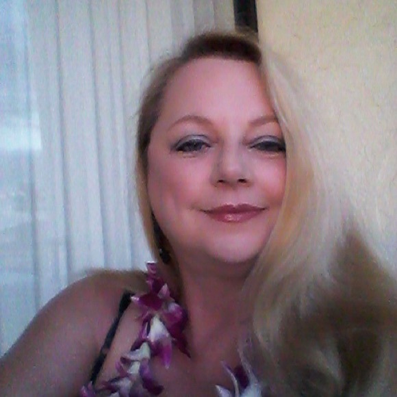 Meet your Posher, Roxanne - Picture 1 of 1